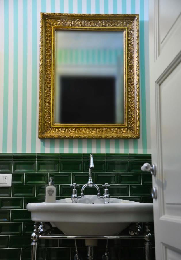 Regal House Roma Capucci 6 Hotel Bagian luar foto
