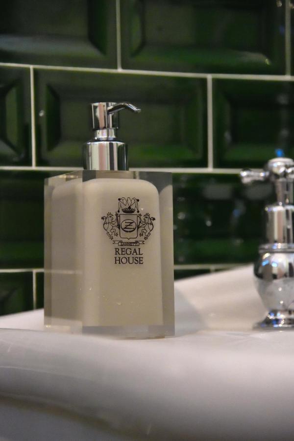 Regal House Roma Capucci 6 Hotel Bagian luar foto