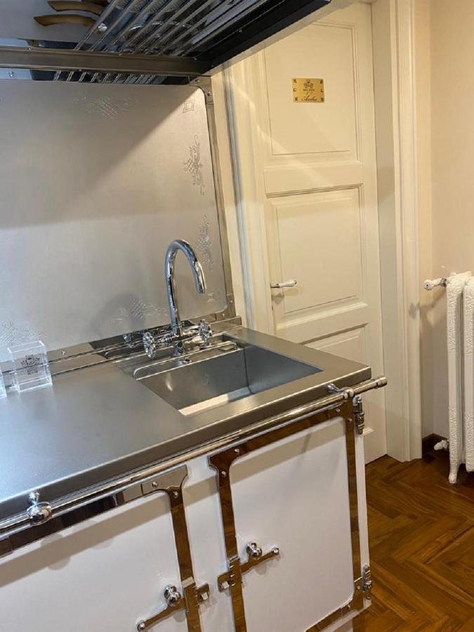 Regal House Roma Capucci 6 Hotel Bagian luar foto