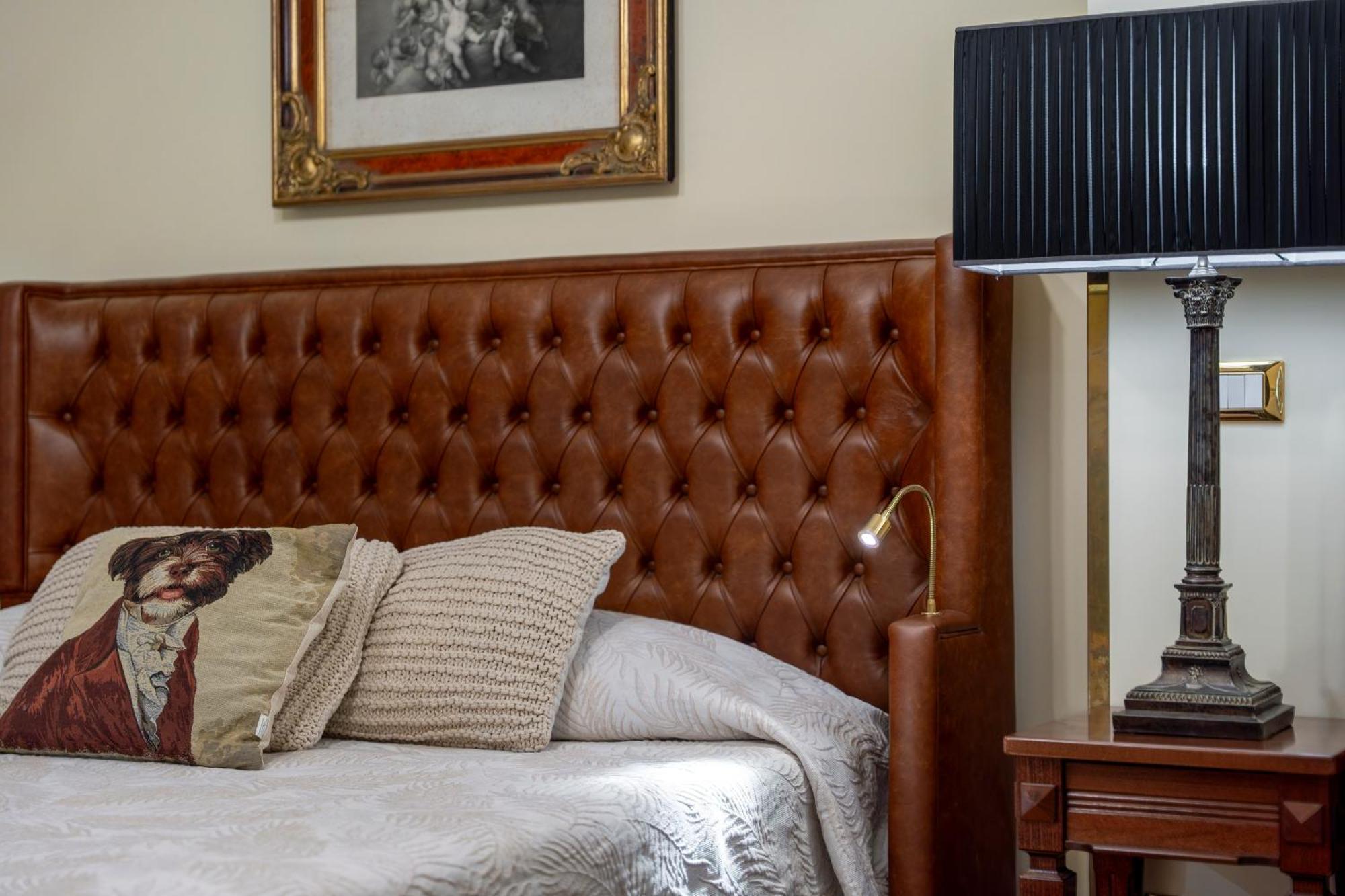 Regal House Roma Capucci 6 Hotel Bagian luar foto